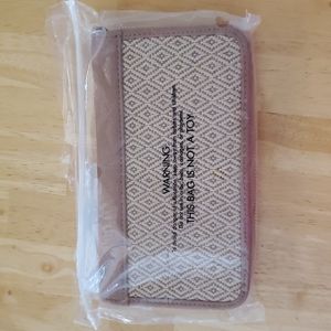 Brand new Thirty-one All About the Benjamins wallet